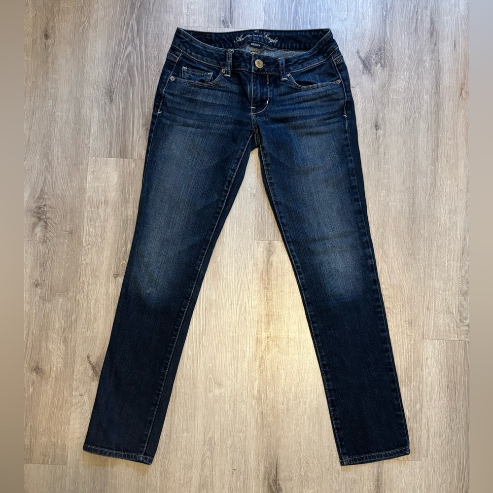 Women’s American Eagle Dark Wash Skinny Jeans 0 short
